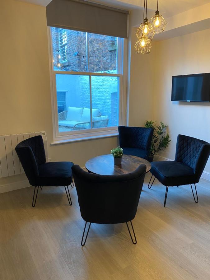 Row51 Apartment Chester Bagian luar foto